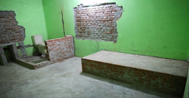 ছবিতে ‘আয়নাঘর’ 