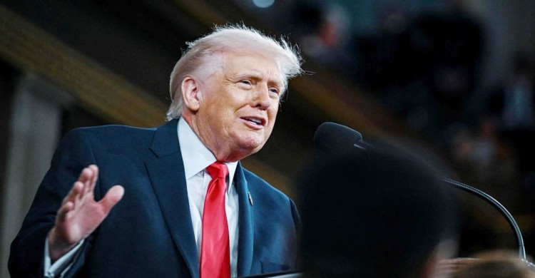 দীর্ঘমেয়াদি যুদ্ধের ইঙ্গিত দিলেন ট্রাম্প